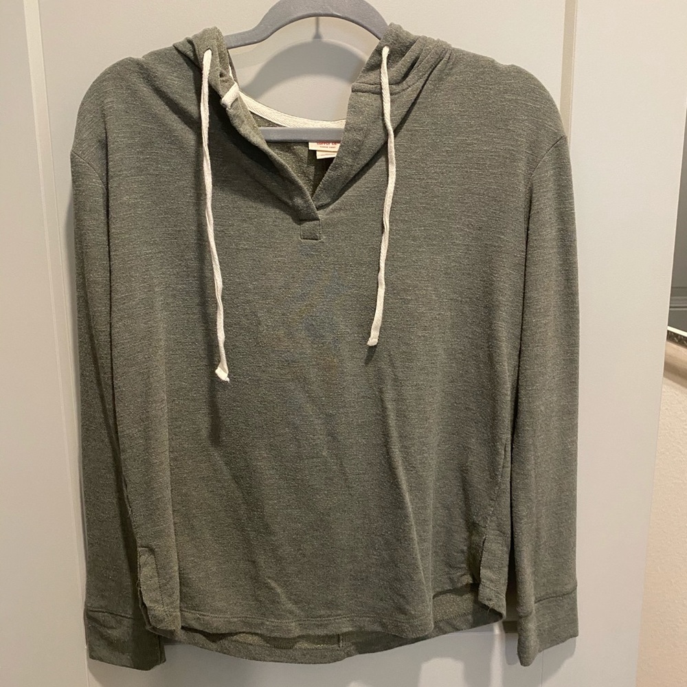 Light hooded sweatshirt